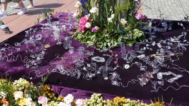 Timisoara Romania Aprile 2018 Bellissime Decorazioni Floreali Nell Antica Piazza — Video Stock