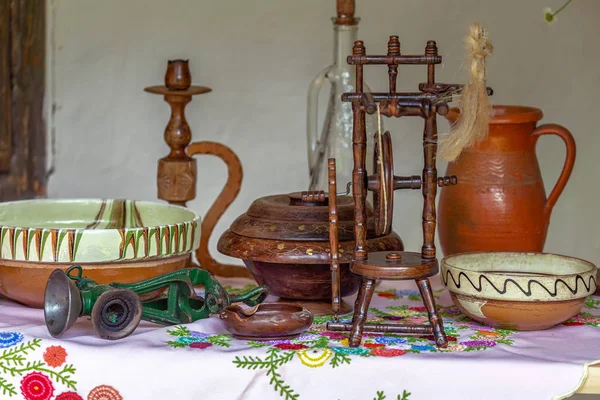 Objets Traditionnels Hongrois Exposés Sur Porche Intérieur Même Groupe Ethnique — Photo