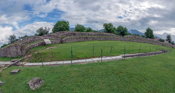Ruiny Amfiteatru Wewnątrz Zabytkowe Prowincję Dacia Apulensis Sarmizegetusa Hateg Kraju — Zdjęcie stockowe