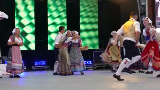 Ρουμανία Τιμισοάρα Ιουλίου 2018 Ιταλική Χορευτές Παραδοσιακή Φορεσιά Εκτελέσει Λαϊκό — Αρχείο Βίντεο