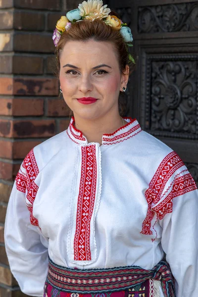 Rumänien Timisoara Juli 2018 Ung Kvinna Från Rumänien Traditionell Dräkt — Stockfoto