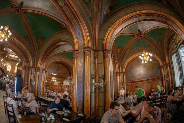 Bucharest Roemenië Juli 2018 Binnen Het Restaurant Caru Bere Vervoer — Stockfoto