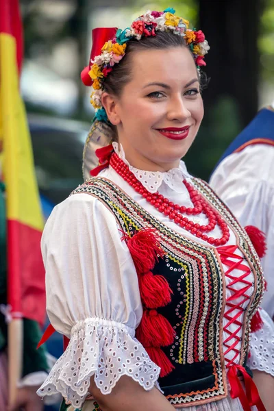 Timişoara Romania Juli 2017 Polska Kvinnor Dansare Traditionell Dräkt Närvarande — Stockfoto