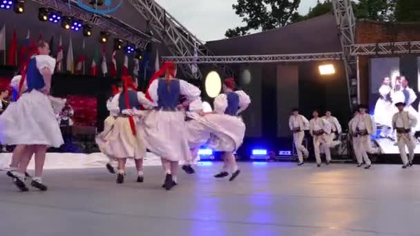 Timisoara Roménia Julho 2018 Dançarinos Eslovacos Com Trajes Tradicionais Realizam — Vídeo de Stock