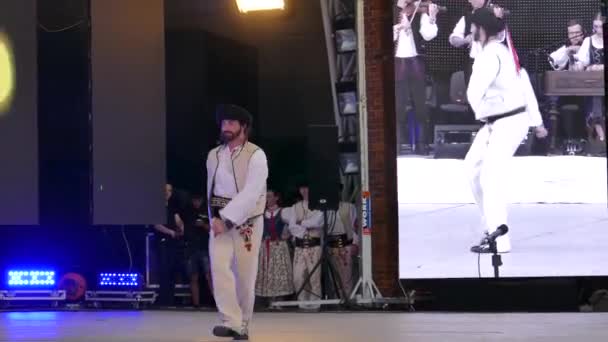 Тимисоара Румыния Июля 2018 Года Словацкие Танцоры Традиционном Костюме Исполняют — стоковое видео