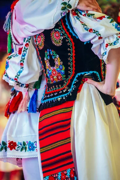 Detalhe Traje Popular Romeno Para Mulheres Homens Com Bordados Multicoloridos — Fotografia de Stock