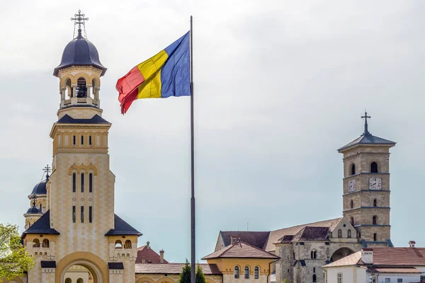 罗马尼亚 2018年4月29日 与钟楼从加冕 大教堂和圣迈克尔罗马天主教大教堂在圣莫里茨 特兰西瓦尼亚 罗马尼亚 — 图库照片