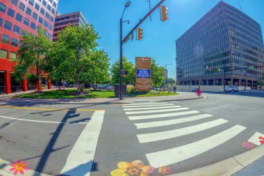 Kristal Şehir, Arlington, Amerika Birleşik Devletleri - 6 Eylül 2018: Bir kentsel, Washington, DC, şehir merkezinin güneyinde ile mahalle yeraltı koridorları kullanarak binaların bir kapsamlı bütünleştirme.