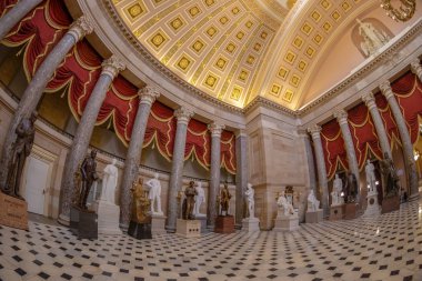 Washington Dc, Amerika Birleşik Devletleri - 4 Eylül 2018: heykel Hall Ardiles bize Capitol binası, büyük açılı görünüş.