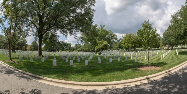 阿灵顿国家公墓在其死亡的国家的冲突已被埋葬 从内战开始 以及埋葬死于早期的战争 — 图库照片