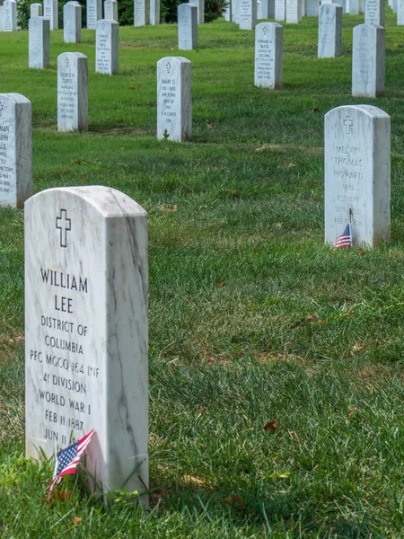 美国阿灵顿 2018年8月31日 阿灵顿国家公墓在其死亡的国家的冲突已经埋葬 从内战开始 以及埋葬死于早期战争 — 图库照片