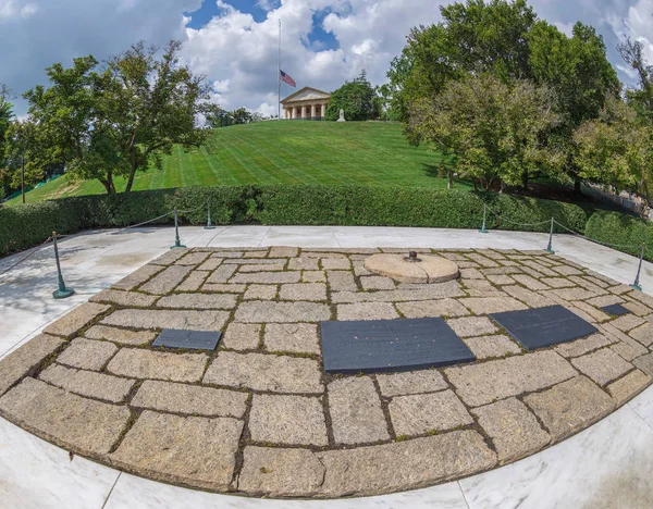 Arlington Virginia Usa August 2018 Kennedy Jacqueline Onassis Graves Eternal — Stock Photo, Image