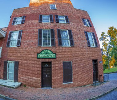 Harpers Ferry, Batı Virginia, ABD-Eylül 3, 2018: Bir tarihi kent Jefferson County, Potomac ve Shenandoah nehirler izdiham. John Brown'ın RAID 1859.Historic binalarda bilinen.