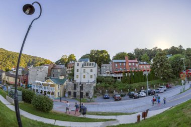 Harpers Ferry, Batı Virginia, ABD-Eylül 3, 2018: Bir tarihi kent Jefferson County, Potomac ve Shenandoah nehirler izdiham. John Brown'ın RAID 1859.Historic binalarda bilinen.