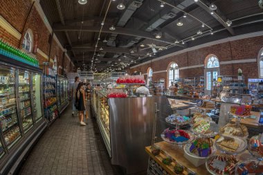 Georgetown, Washington Dc, Amerika Birleşik Devletleri - 2 Eylül 2018: bir bakkal eski bir salonda düzenlenmiş iç.
