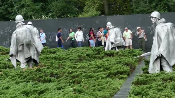 ワシントン アメリカ合衆国 2018 朝鮮戦争戦没者慰霊碑韓国戦争で役立った人を記念します 西ポトマック公園 リンカーン記念館の南東に位置します — ストック動画