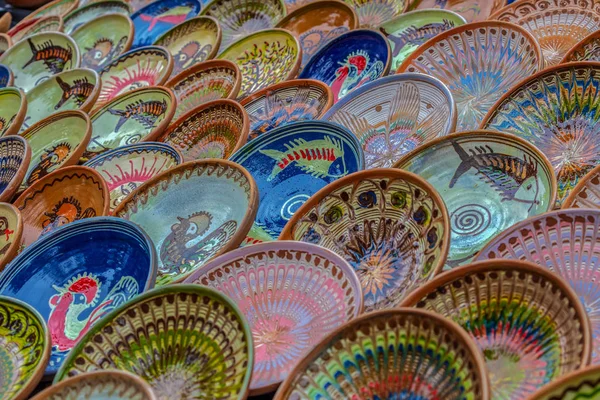 Fundo Com Cerâmica Tradicional Romena Forma Placas Pintado Com Padrões — Fotografia de Stock