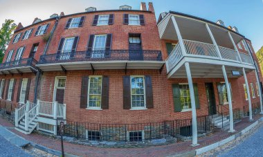 Harpers Ferry, Batı Virginia, ABD-Eylül 3, 2018: Bir tarihi kent Jefferson County, Potomac ve Shenandoah nehirler izdiham. John Brown'ın RAID 1859.Historic binalarda bilinen.