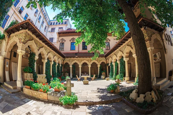 Bucharest Roménia Julho 2018 Pátio Interno Mosteiro Stavropoleos Fundado 1724 — Fotografia de Stock