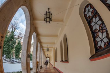 Budapest, Macaristan - 18 Aralık 2018: Dohany Street, Avrupa'nın en büyük Sinagogu ve dünyanın ikinci büyük büyük Sinagogu, iç. 1854-1859 için 3000 kişi arasında inşa.