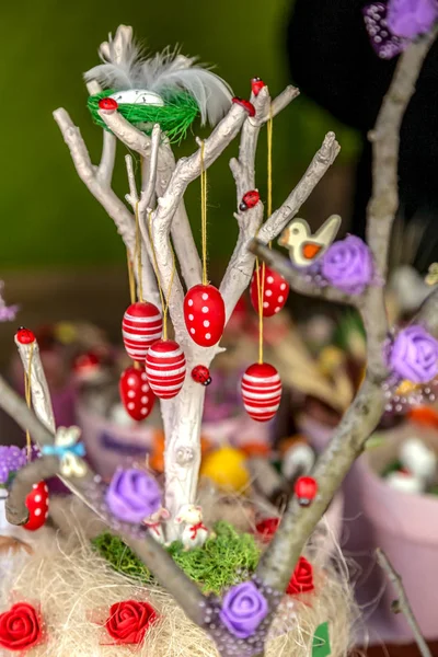 Pequeño Arreglo Multicolor Para Decorar Casa Para Pascua Hecho Niños —  Fotos de Stock