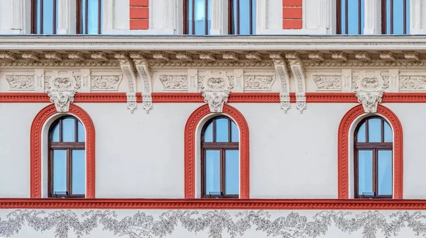 Dettaglio Della Facciata Ristrutturata Dell Hotel Transilvania Oradea Romania Costruito — Foto Stock