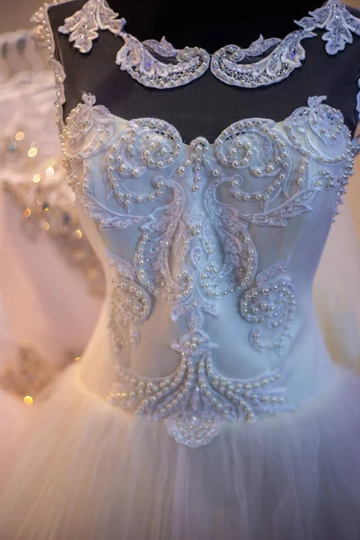 Detalhe Vestido Noiva Decorado Com Cristais Rendas Véus — Fotografia de Stock