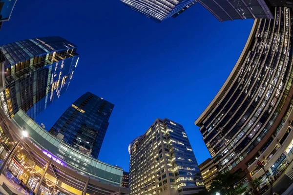 Uitzicht op de ochtend licht van Rosslyn wolkenkrabbers — Stockfoto