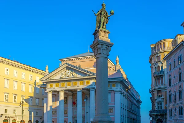 Statue Leopoldo I DAsburgo, Trieste, Italie — Photo