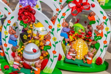 Paskalya için küçük çok renkli düzenleme