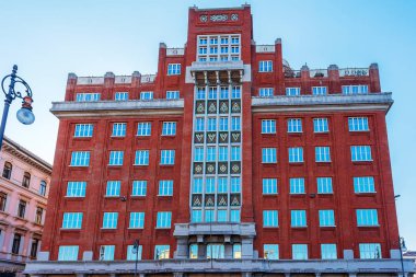 tarihi bir bina üzerinde mimari detaylar