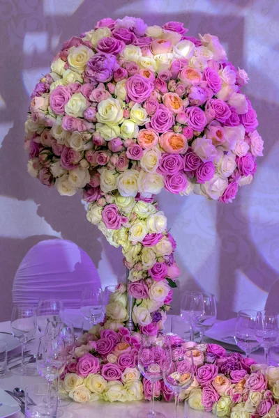 Romantic arrangement at one festive table — Stock Photo, Image