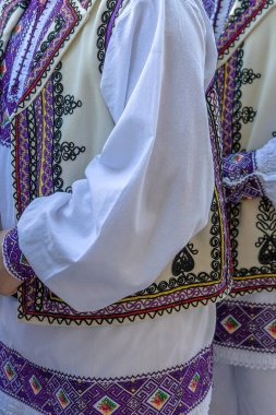 Erkekler için Romen halk kostümü