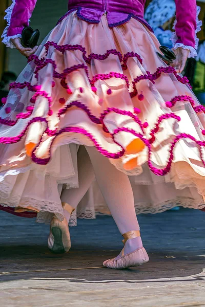 Фон с платьем испанской танцовщицы — стоковое фото