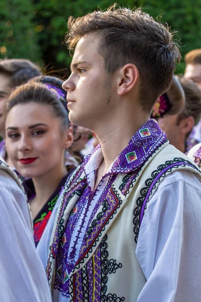 Tanečníci z Rumunska v kroji — Stock fotografie