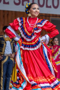 Meksika 'dan kadın dansçı