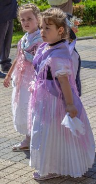 Swabian halk kostümleri geçit töreninde Childs