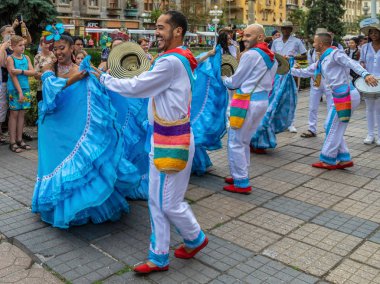 Geleneksel kostüm Kolombiya dan Dancers