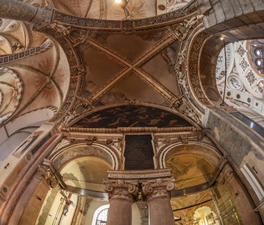 Santa Maria delle Grazie kilisesinin iç, Milano, İtalya
