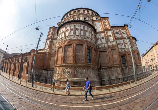 Exterior de la iglesia de Santa Maria delle Grazie, Milán, Italia — Foto de Stock