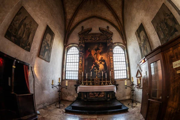 Interiorul bisericii Santa Maria delle Grazie, Milano, Italia — Fotografie, imagine de stoc