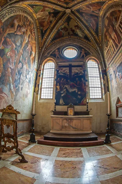 Interiér kostela Santa Maria delle Grazie, Milán, Itálie — Stock fotografie