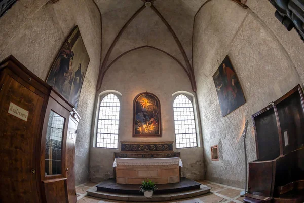 サンタ・マリア・デッレ・グラツィエ教会のインテリア、ミラノ、イタリア — ストック写真