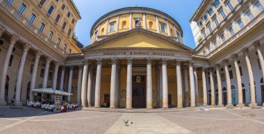 Milano'nun merkezinde, İtalya'nın San Carlo al Corso basilica