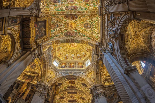 Intérieur de la basilique Santa Maria Maggiore, Bergame, Italie — Photo