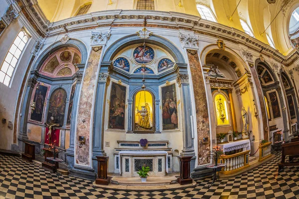 Chiesa di San Pancrazio kilisesinin iç kısmı, Bergamo, İtalya — Stok fotoğraf