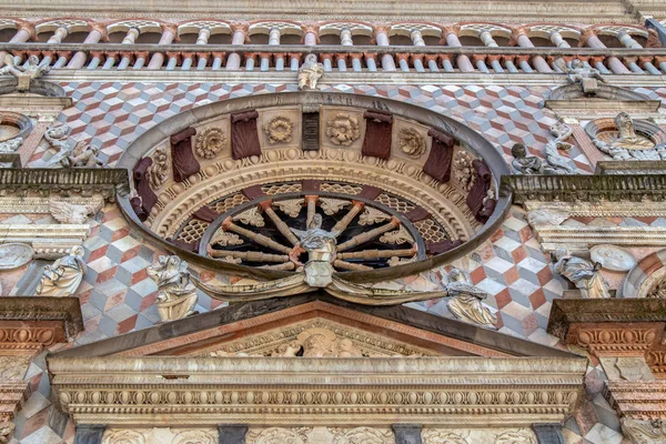 Parte della facciata della Basilica di Santa Maria Maggiore, Bergamo, I — Foto Stock