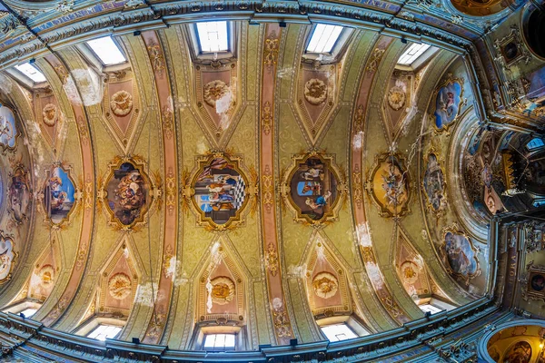 Interno della chiesa cattolica Sant Agata nel Carmine, Bergamo , — Foto Stock