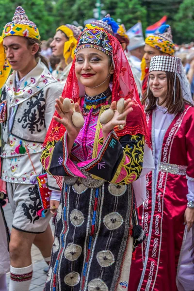 Tancerze z Turcji w tradycyjnym stroju — Zdjęcie stockowe