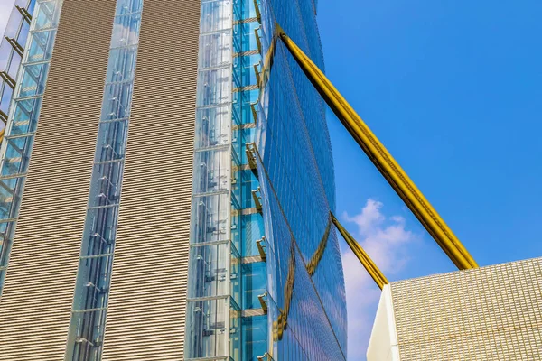 Allianz turm von arata isozaki in city life complex, milan, ital — Stockfoto